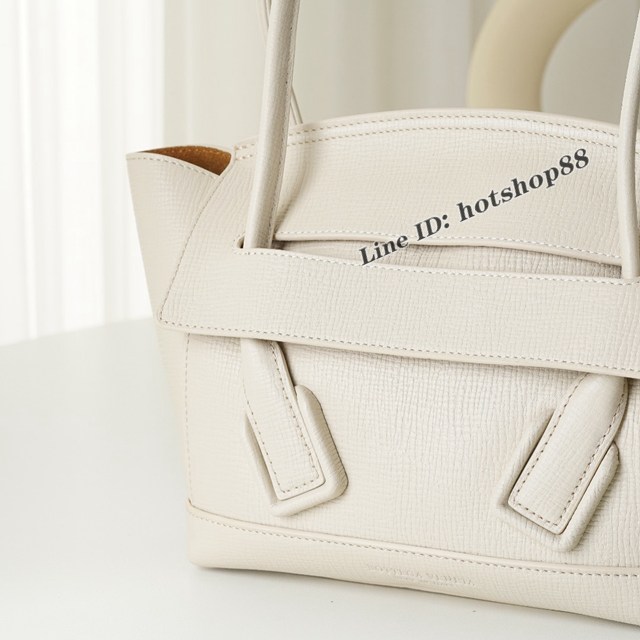 BV專櫃新款手工編織肩背女包 葆蝶家BV小號Arco手袋粒面小牛皮手提包 bbv1066